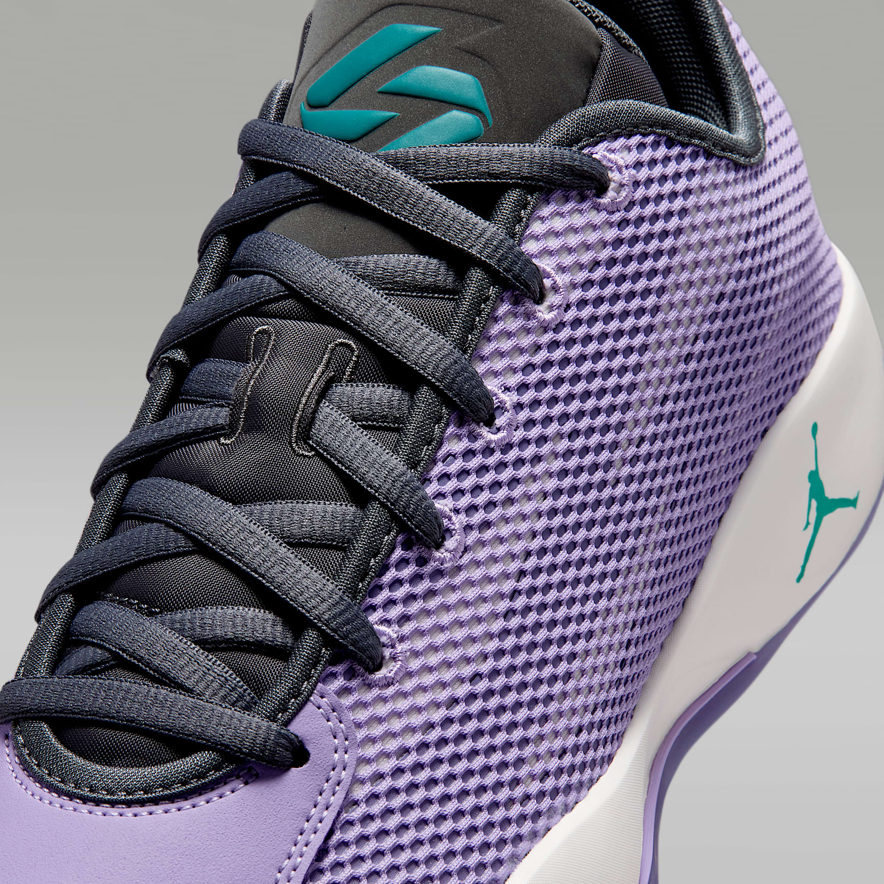 Luka 77 Basketballschuh – Urban Lilac/Iron Grey/Sail/Rio Teal