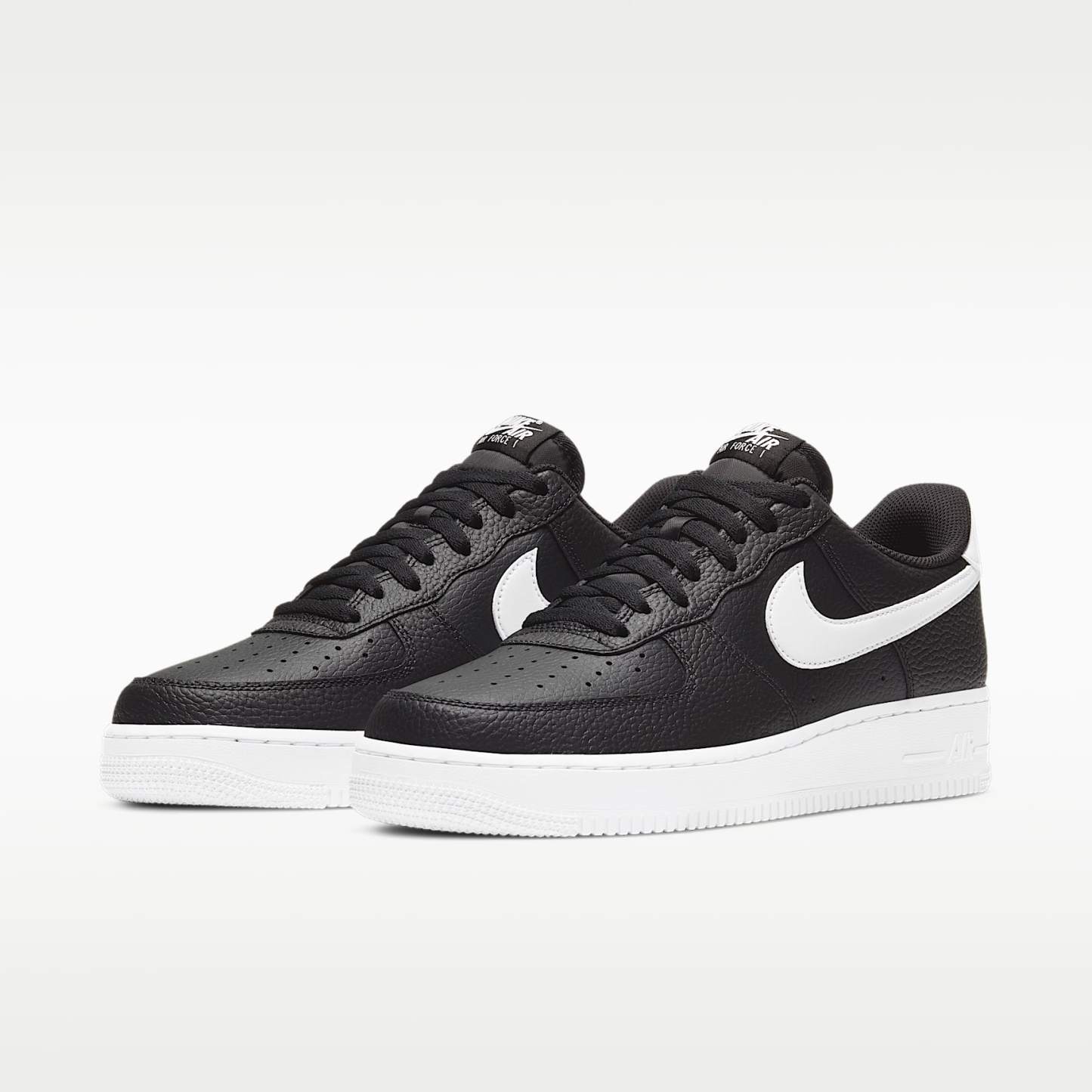 Nike Air Force 1 '07 Herrenschuh – Schwarz/Weiß