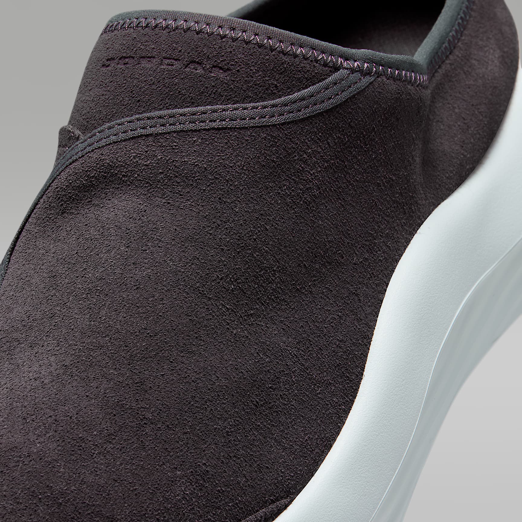 Jordan Future Mules (Herren) – Anthracite/Off White/Fire Pink