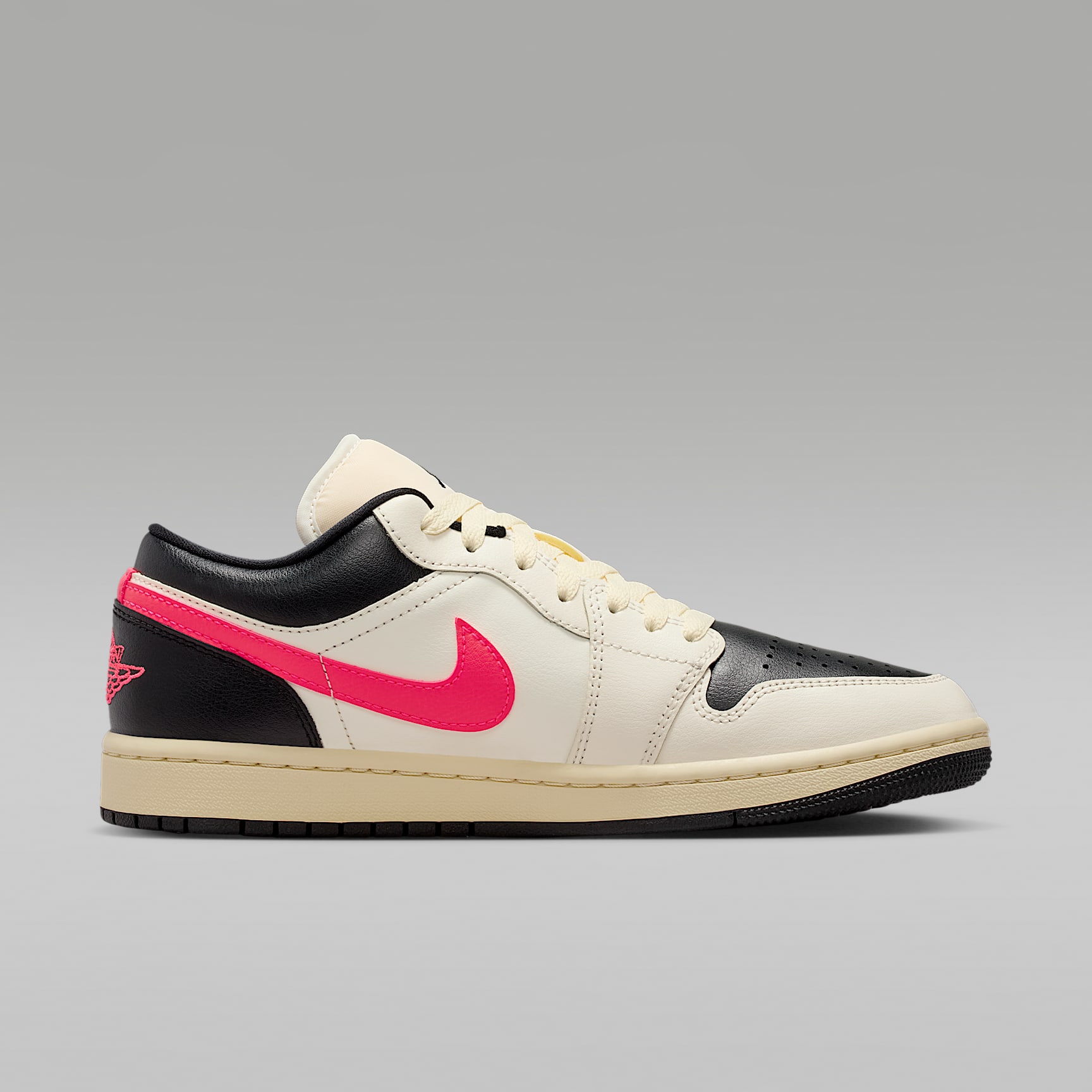Air Jordan 1 Low Damenschuh – Pale Ivory/Schwarz/Muslin/Racer Pink