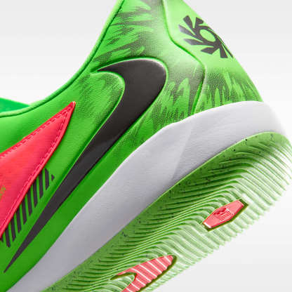 Nike Phantom 6 Low Academy "Erling Haaland" Fußballschuh für Hallen- und Hartplätze – Hot Punch/Green Strike/Schwarz