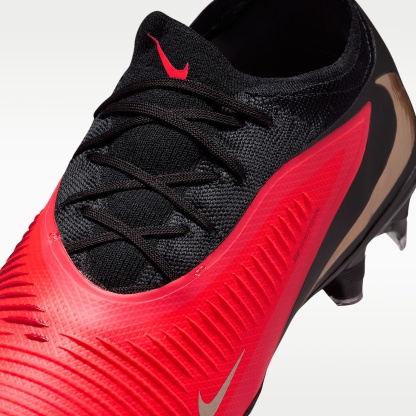 Nike Phantom 6 Low Pro Fußballschuh für normalen Rasen – Bright Crimson/Bright Crimson/Schwarz