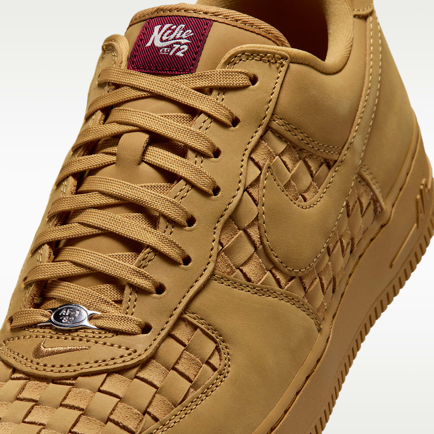 Nike Air Force 1 Low Retro Premium Schuh (Herren) – Wheat/Sail/Team Red/Wheat