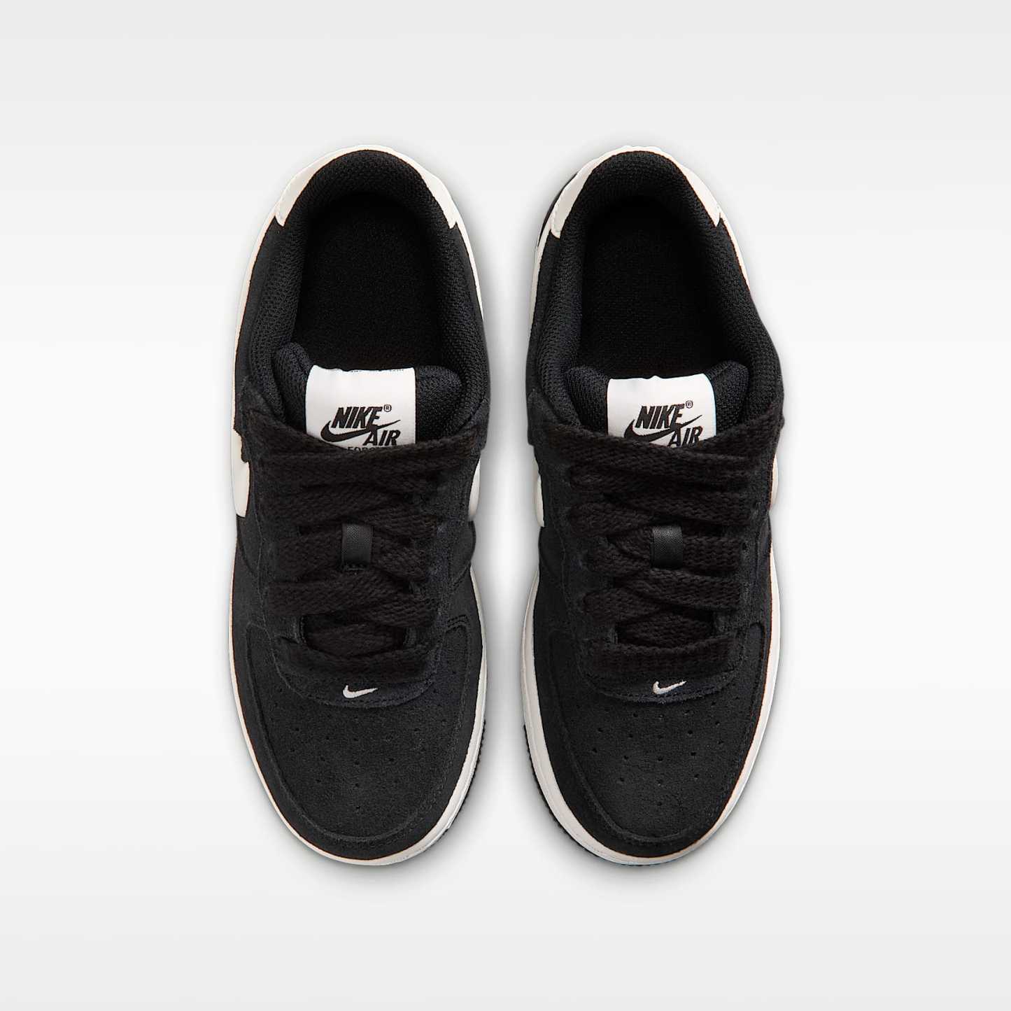 Nike Air Force 1 LV8 Schuh (ältere Kinder) – Schwarz/Sail