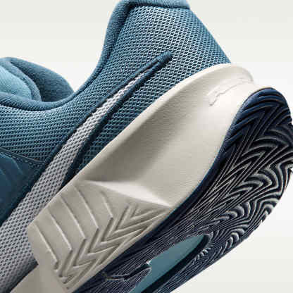 Nike GP Challenge Pro Herren-Tennisschuh für Hartplätze – Smokey Blue/Light Bone/New Slate/Weiß