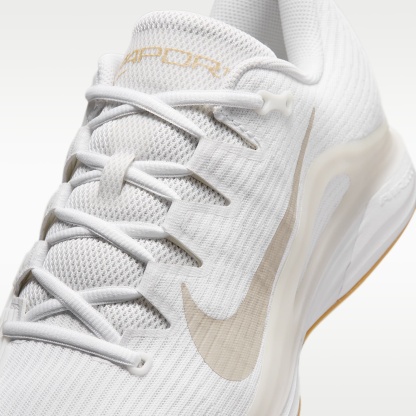 Nike Vapor 12 Clay Court Tennisschuh (Herren) – Weiß/Summit White/Linen/Light Orewood Brown
