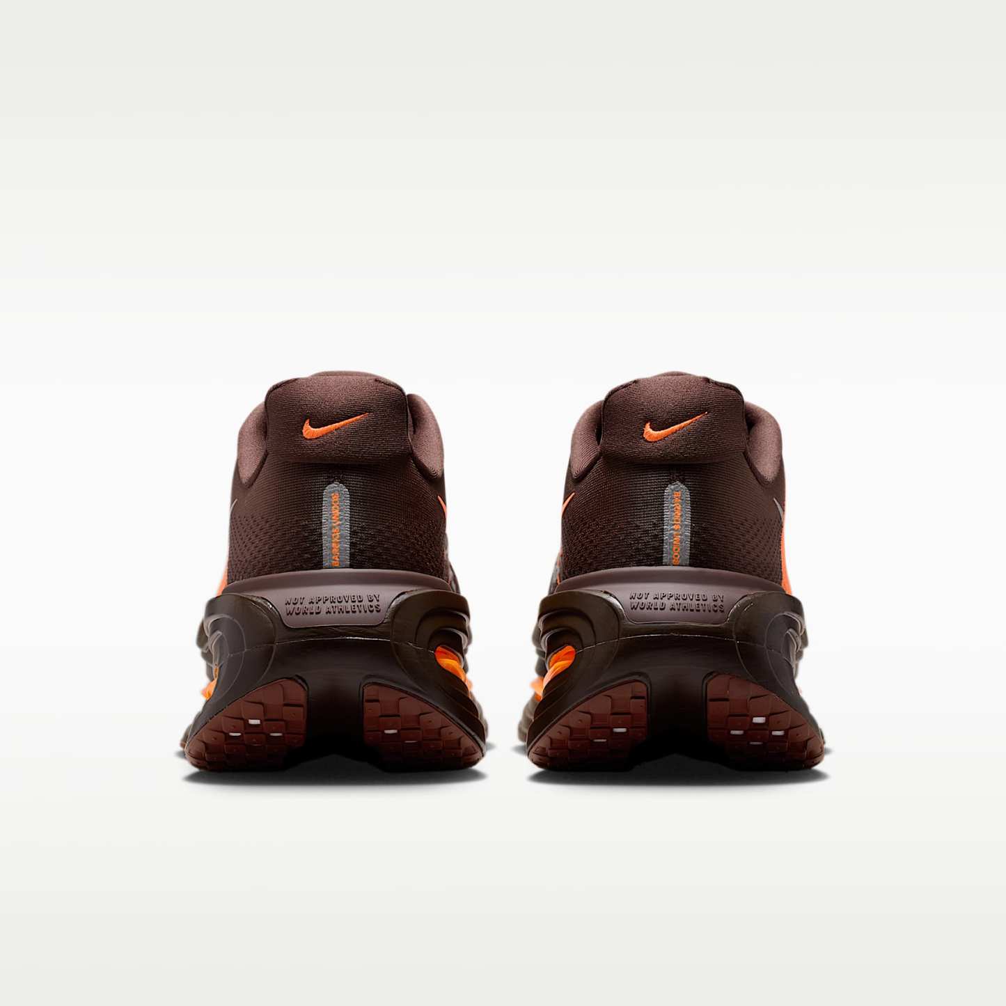 Nike Vomero Premium x Renegade Straßenlaufschuhe (Herren) – Brown Basalt/Total Orange/Bronze Eclipse/Hyper Crimson