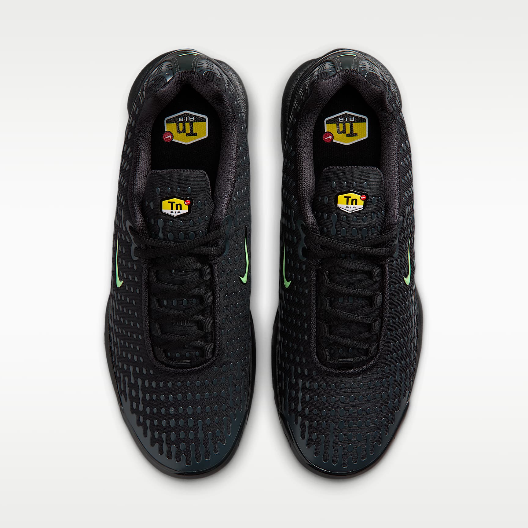 Nike Air Max Plus VII Schuh (Herren) – Schwarz/Dark Smoke Grey/Metallic Pewter/Illusion Green