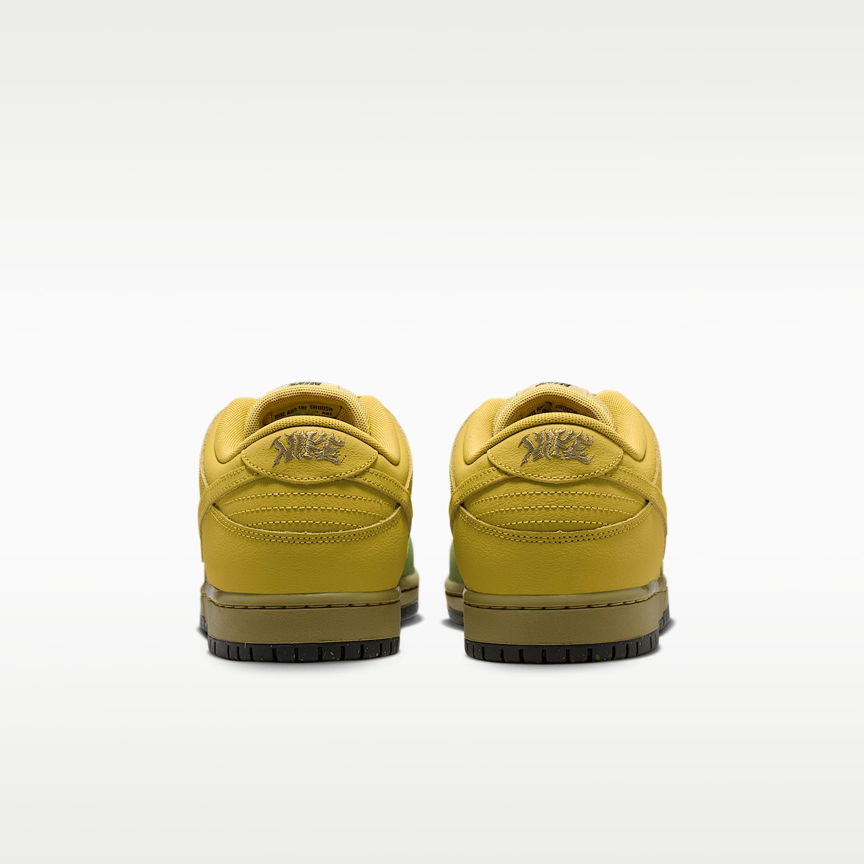 Nike SB Dunk Low Pro Skate-Schuh (Herren) – Saffron Quartz/Pear/Buff Gold/Saffron Quartz