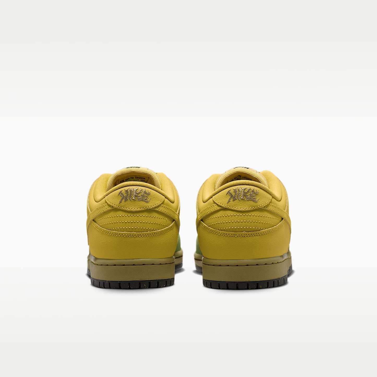 Nike SB Dunk Low Pro Skate-Schuh (Herren) – Saffron Quartz/Pear/Buff Gold/Saffron Quartz