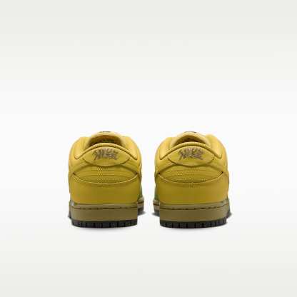 Nike SB Dunk Low Pro Skate-Schuh (Herren) – Saffron Quartz/Pear/Buff Gold/Saffron Quartz