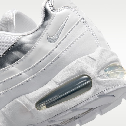 Nike Air Max 95 SE Schuh (Damen) – Weiß/Light Charcoal/Metallic Silver/Pure Platinum