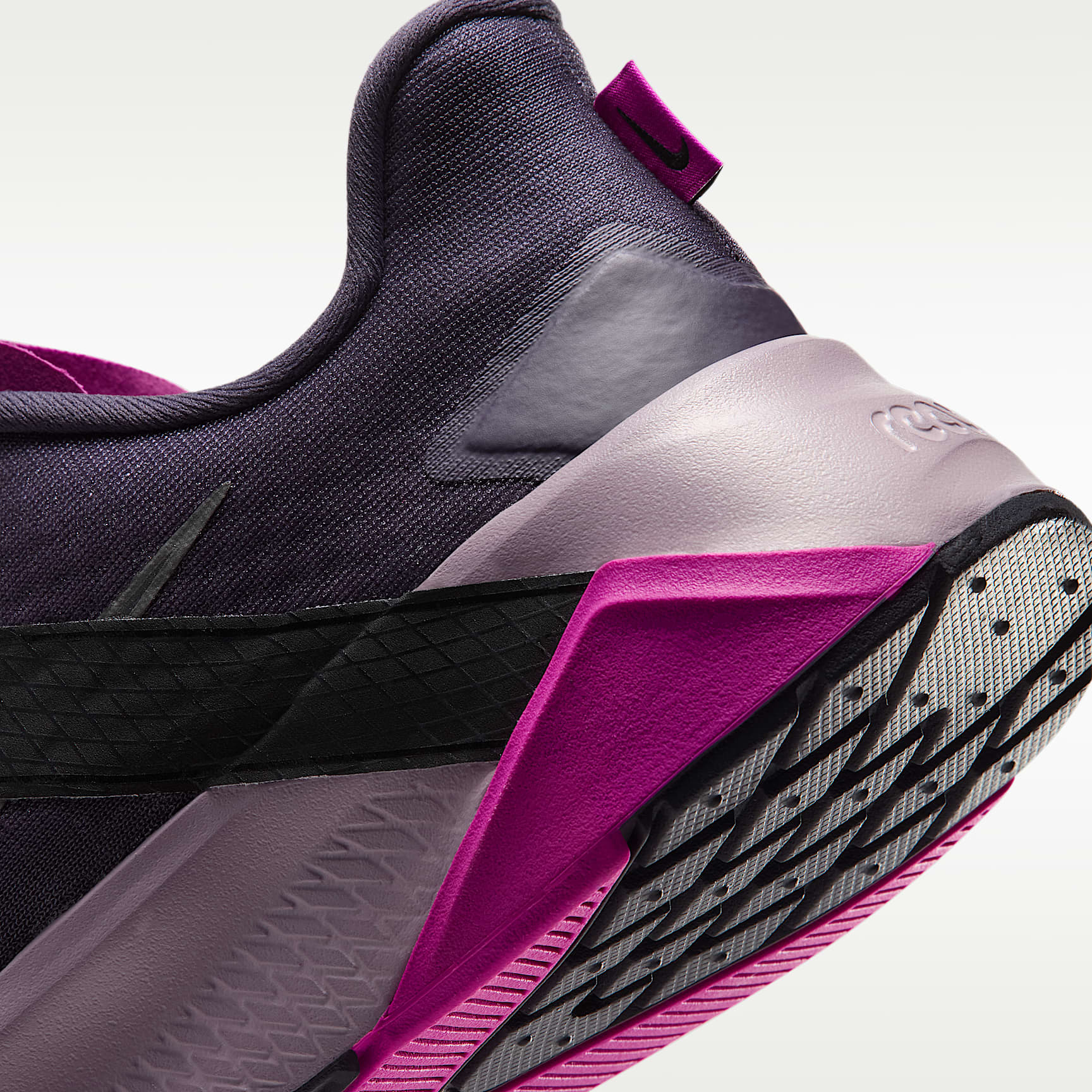Nike Hybrid RN Trainingsschuh (Damen) – Dark Raisin/Schwarz/Fuchsia Blast/Metallic Dark Grey