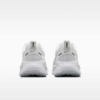 Nike Vomero 18 Straßenlaufschuh (Damen) – Weiß/Photon Dust/Summit White/Metallic Silver