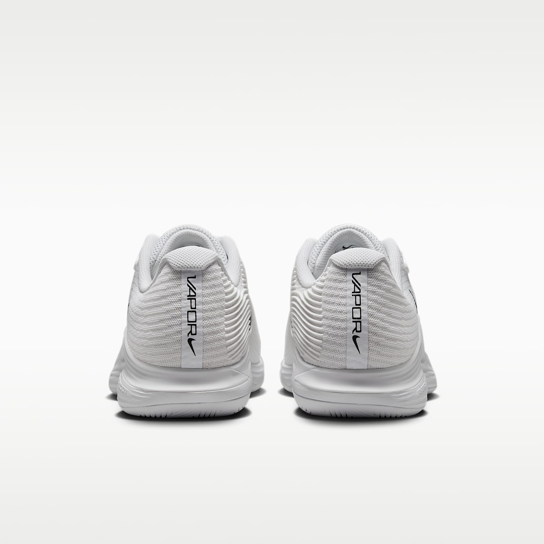 Nike Vapor 12 Tennisschuh für Hartplätze (Damen) – Weiß/Summit White/Schwarz