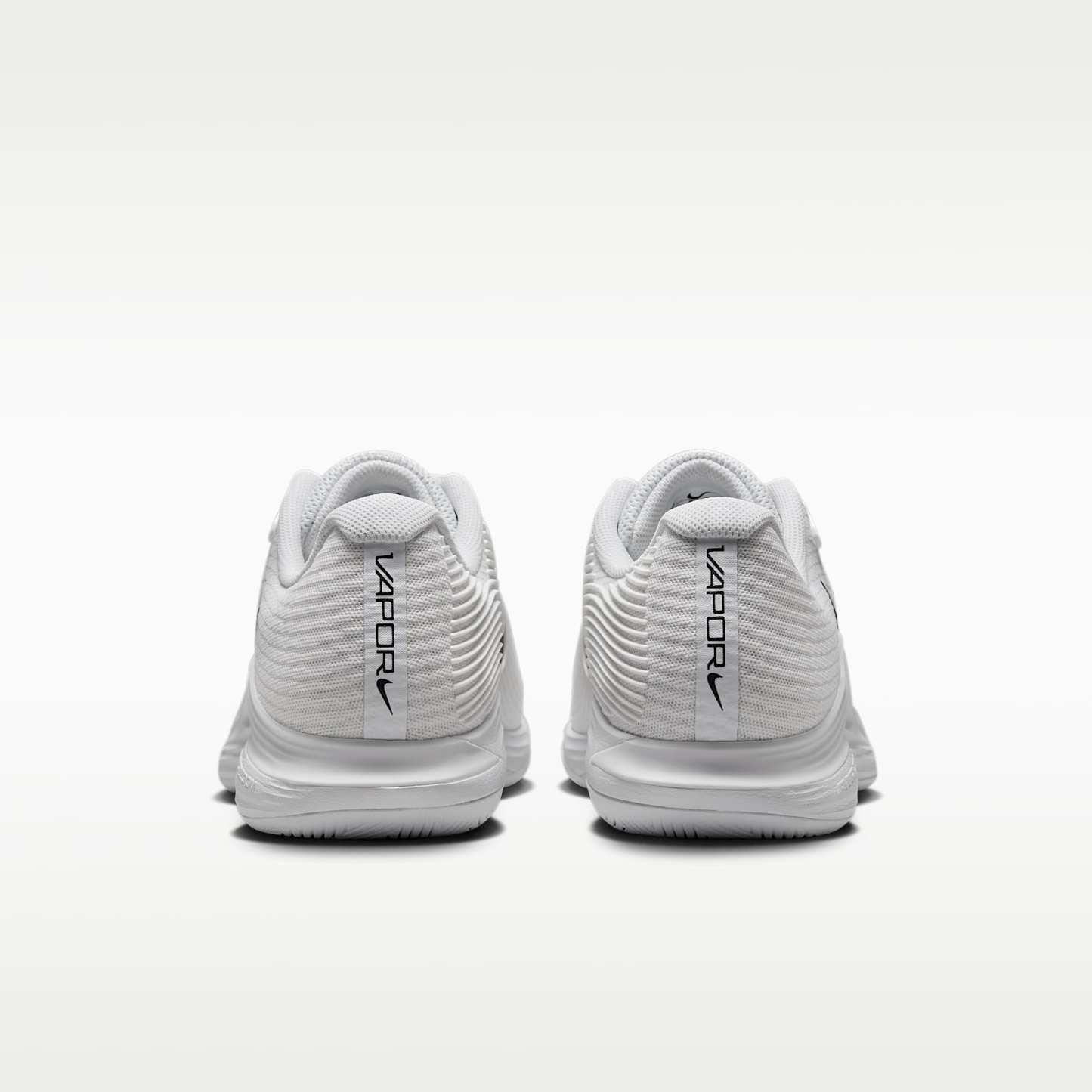 Nike Vapor 12 Tennisschuh für Hartplätze (Damen) – Weiß/Summit White/Schwarz