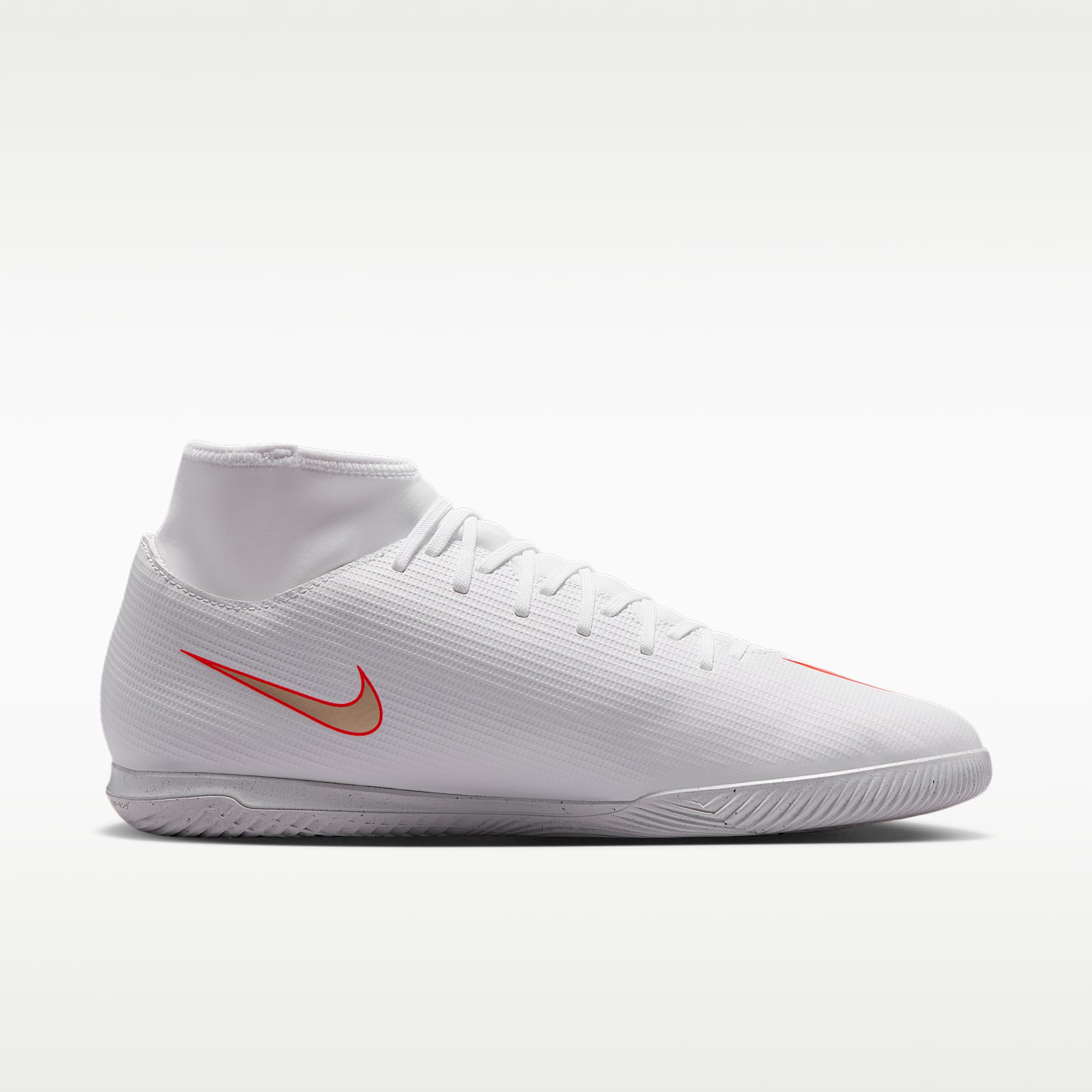Nike Mercurial Superfly 11 Club High-Top-Fußballschuh für Hallen- und Hartplätze – Weiß/Bright Crimson/Blur