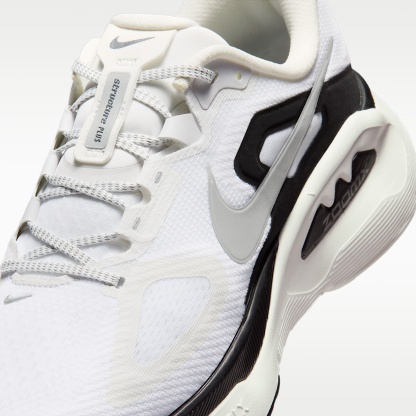 Nike Structure Plus Straßenlaufschuh (Herren) – Summit White/Schwarz/Metallic Silver