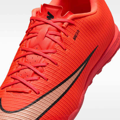 Nike Mercurial Vapor 17 Academy Low-Top-Fußballschuh für Turf – Bright Crimson/Blur