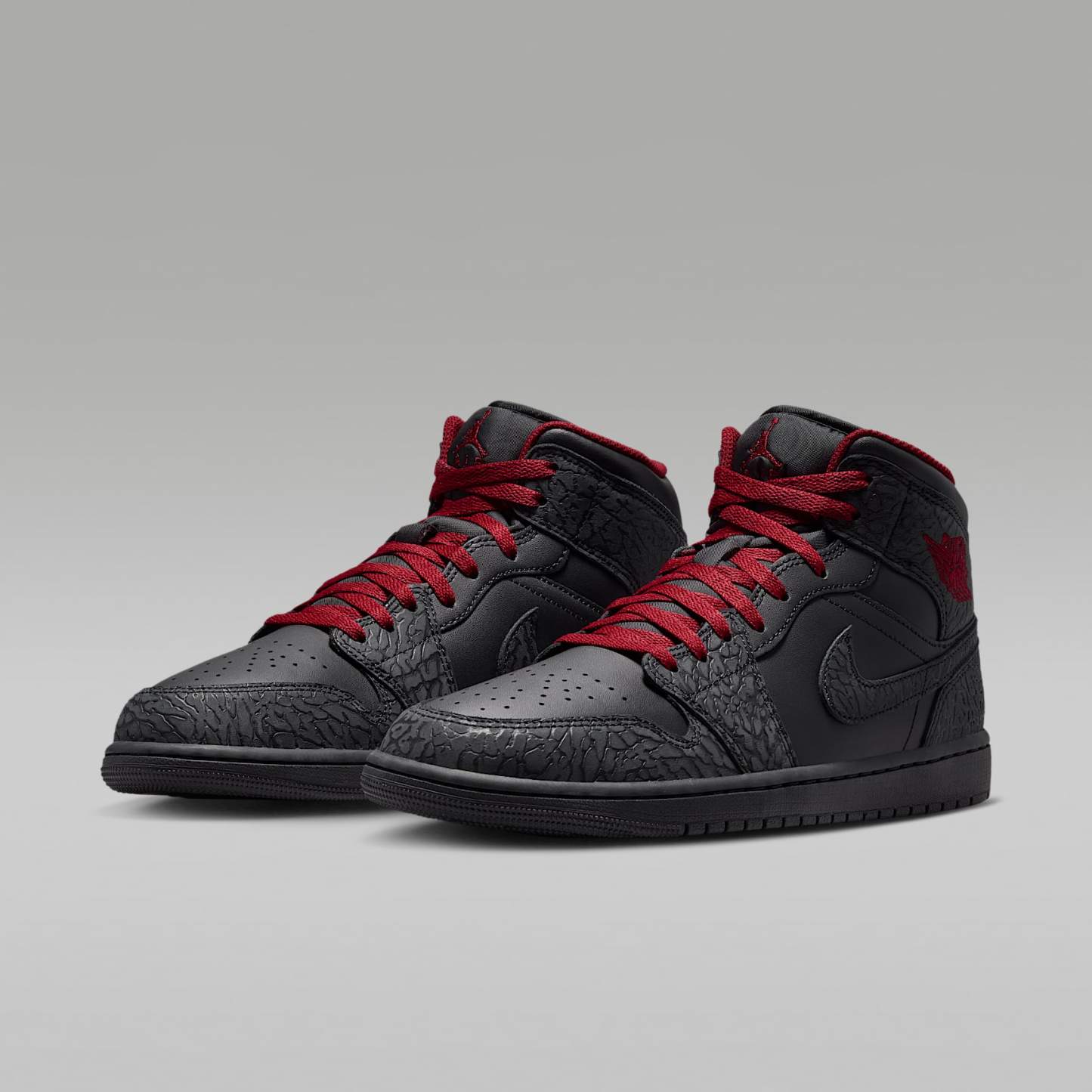 Air Jordan 1 Mid SE Schuh (Herren) – Schwarz/Schwarz/Tough Red