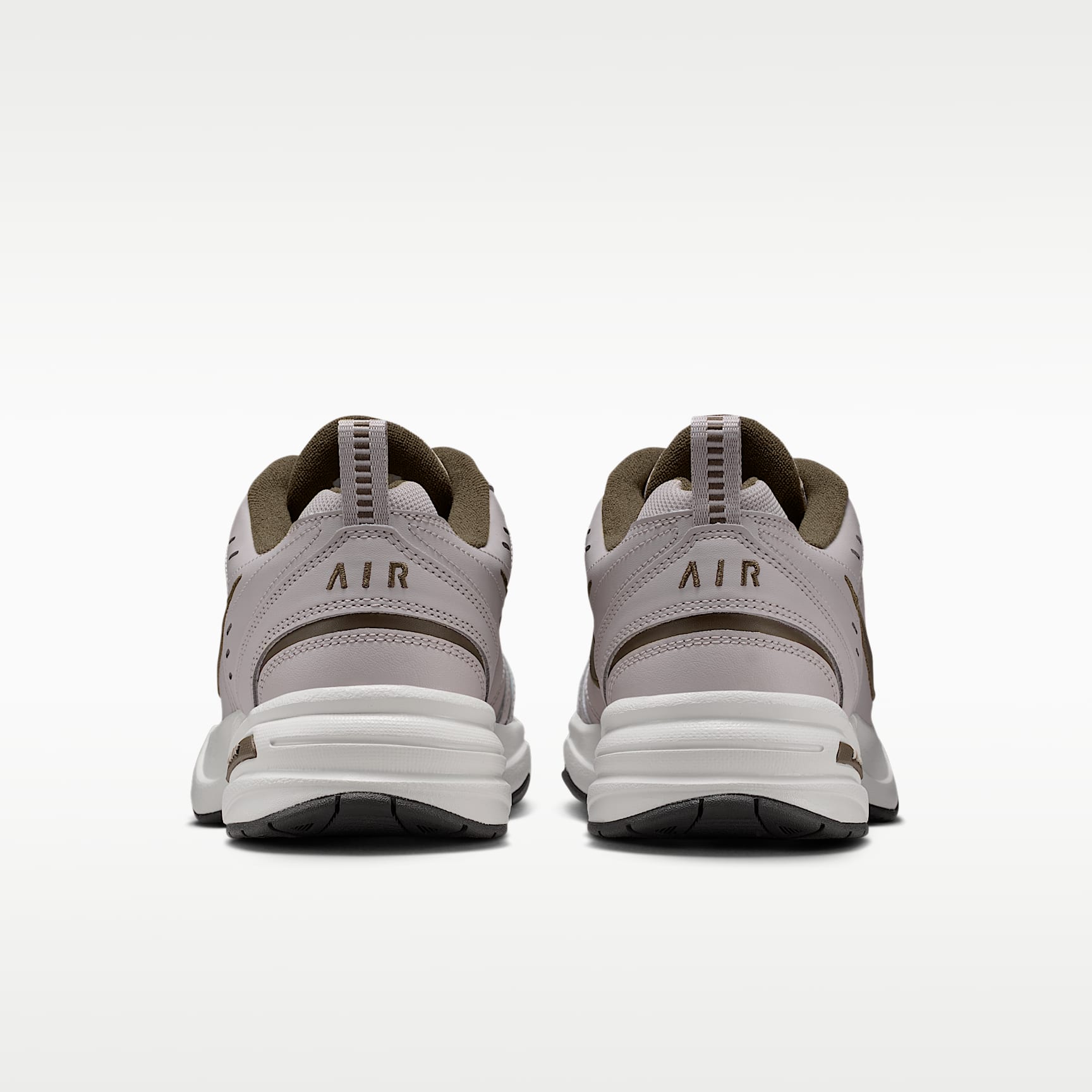Nike Air Monarch IV Workout-Schuh für Herren – Moon Particle/Schwarz/Dark Hazel