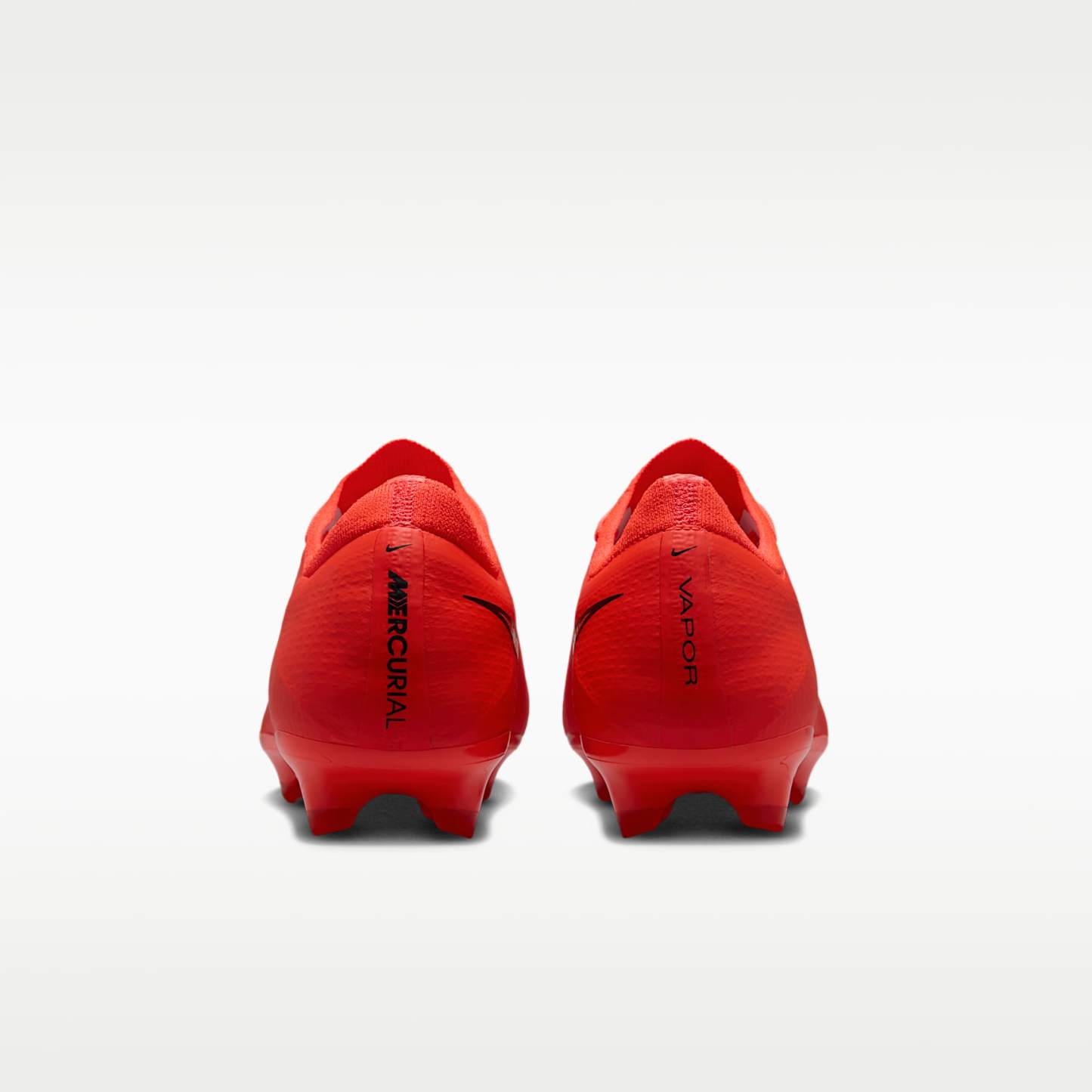 Nike Mercurial Vapor 17 Pro Low-Top-Fußballschuh für normalen Rasen – Bright Crimson/Blur
