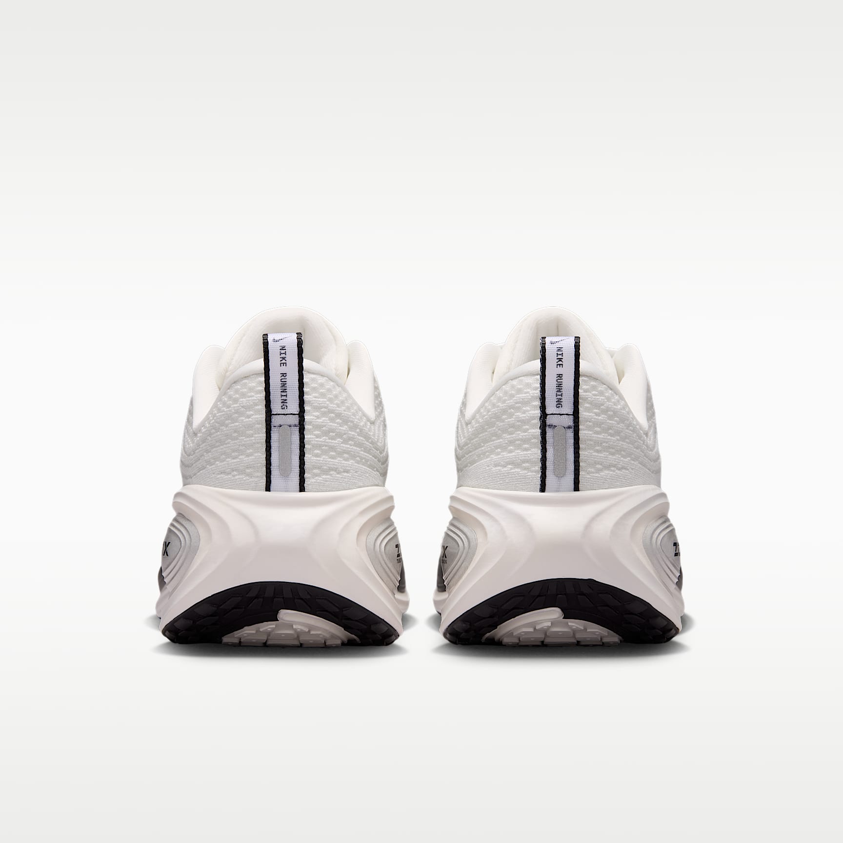 Nike Vomero Plus Straßenlaufschuh (Damen) – Summit White/Sail/Anthracite/Metallic Silver