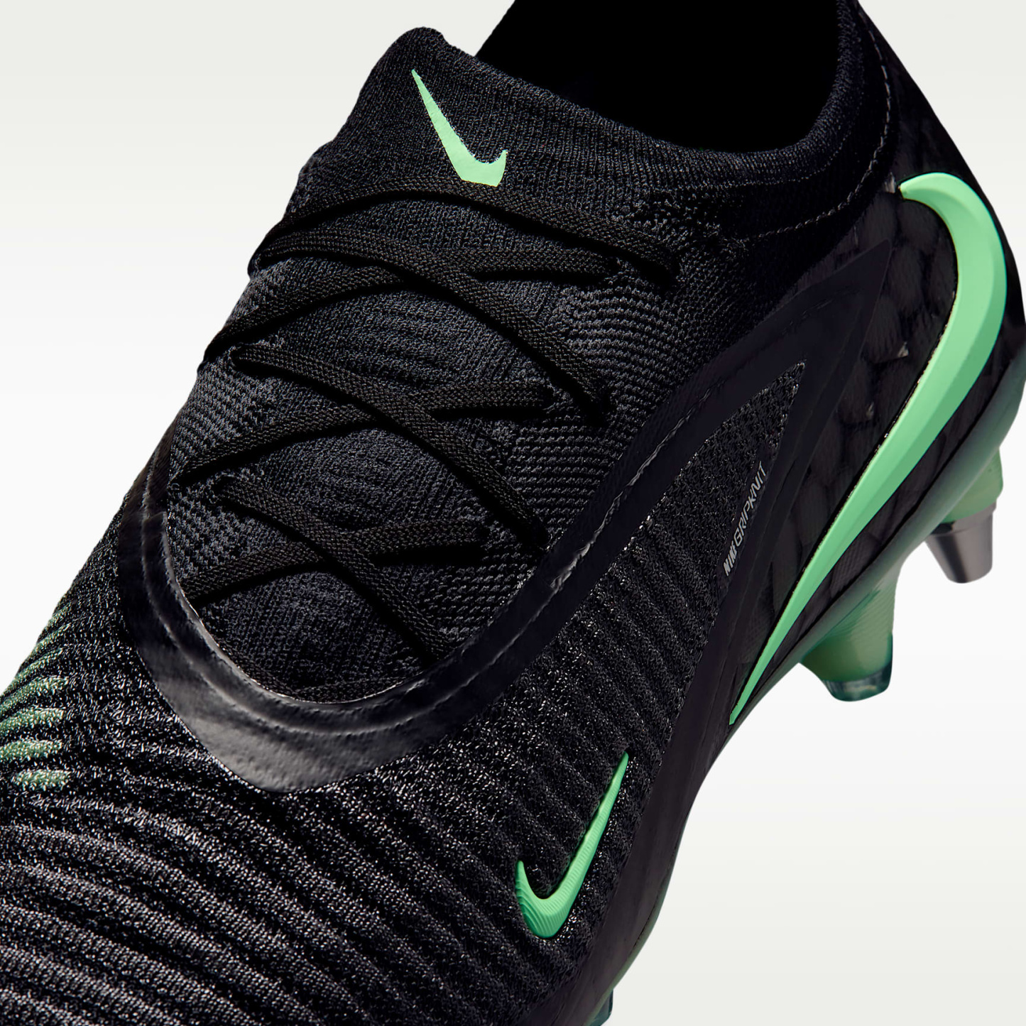 Nike Phantom 6 Low Elite Fußballschuh für weichen Rasen – Schwarz/Schwarz/Illusion Green