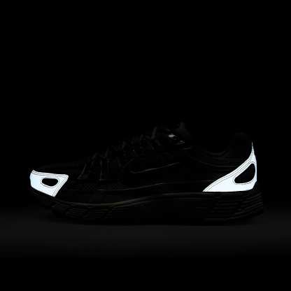 Nike P-6000 Damenschuh – Light Orewood Brown/Weiß/Metallic Summit White/Schwarz