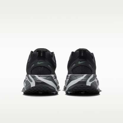 Nike Vomero 18 Straßenlaufschuh (Herren) – Anthracite/Cannon/Metallic Silver/Reflect Silver