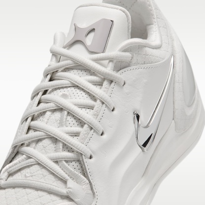 A'Two "White Label LX" A'ja Wilson Basketballschuh – Sail/Schwarz/Metallic Silver