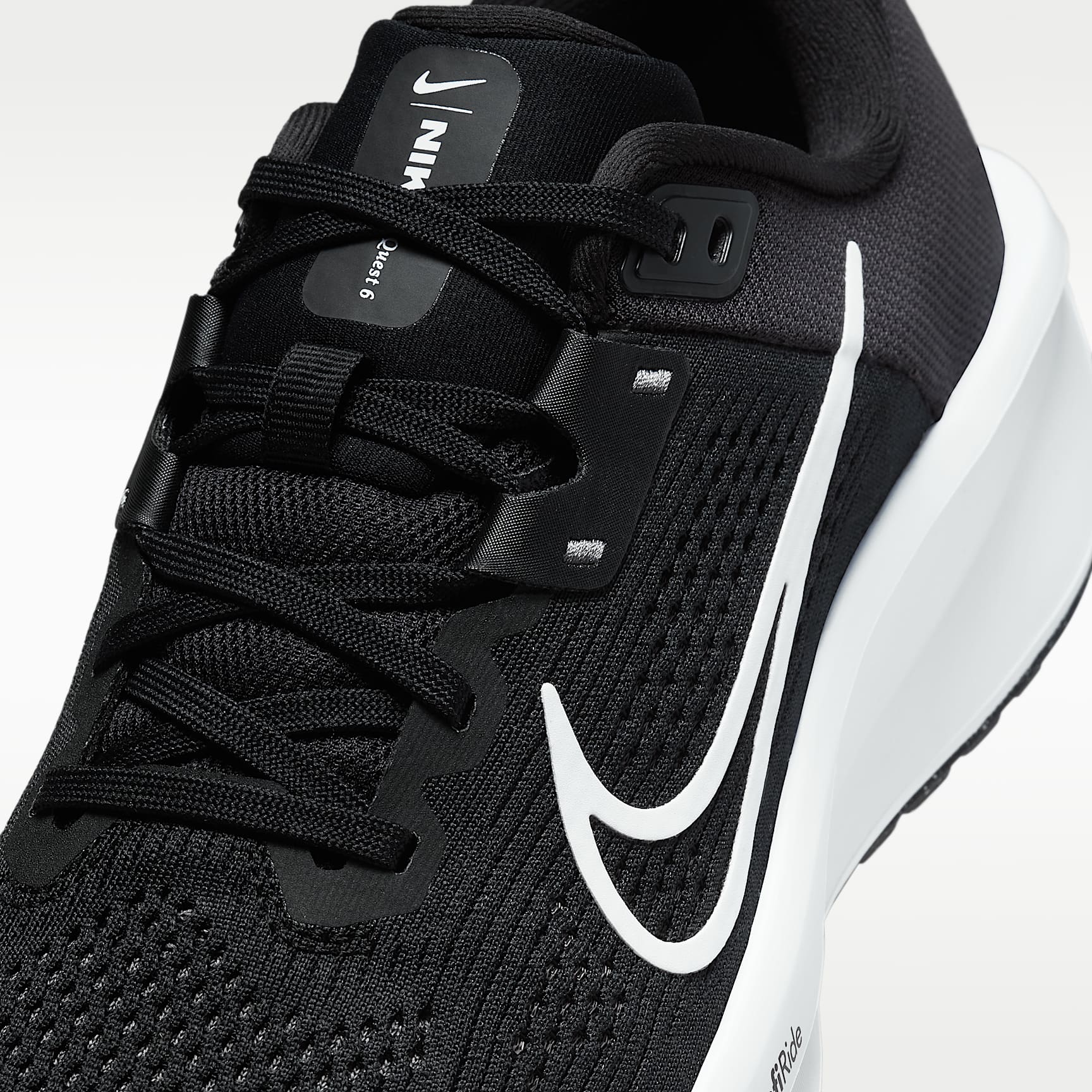 Nike Quest 6 Straßenlaufschuh (Damen) – Schwarz/Iron Grey/Weiß