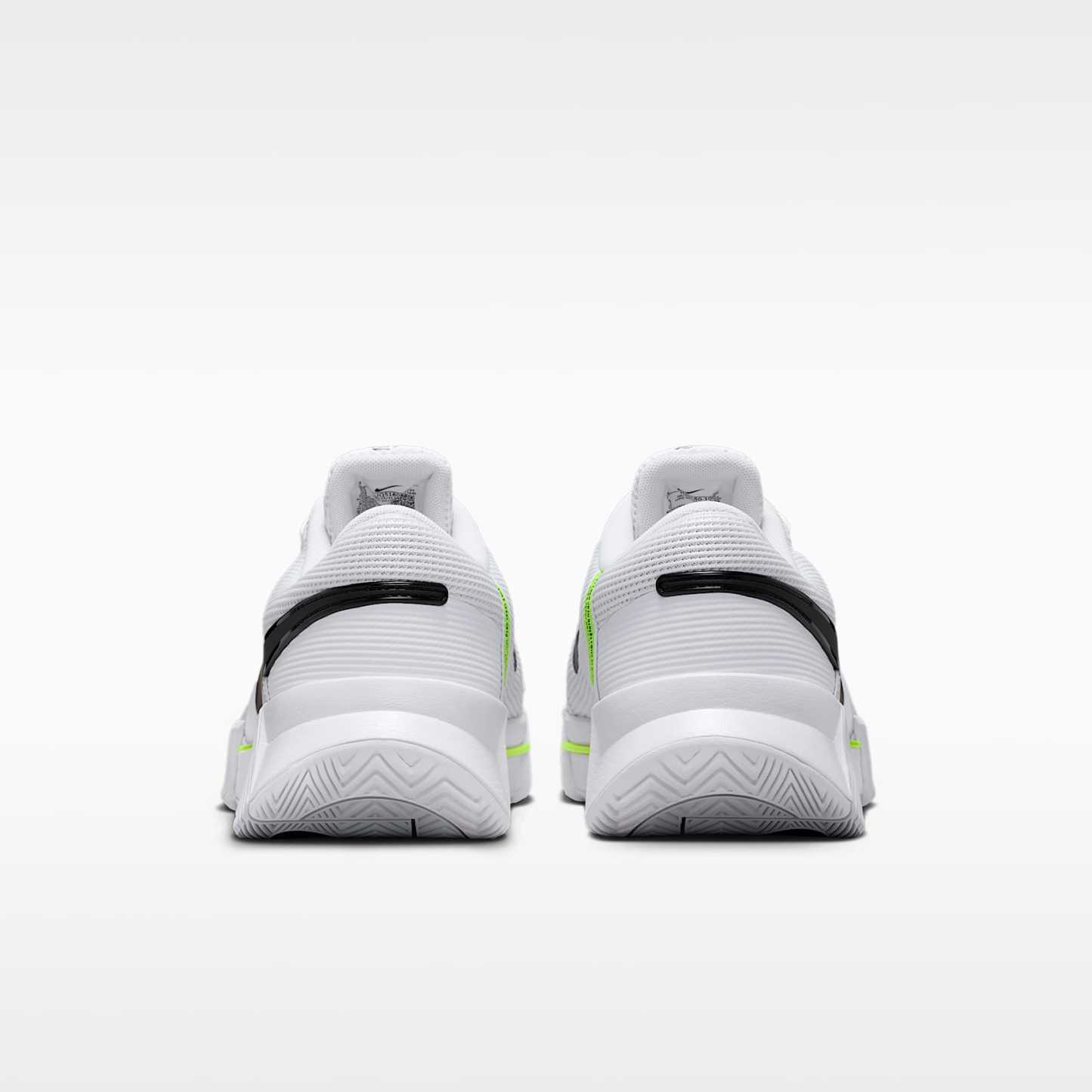 Nike GP Challenge 1.5 Hartplatz-Tennisschuh (Herren) – Weiß/Pure Platinum/Volt/Schwarz