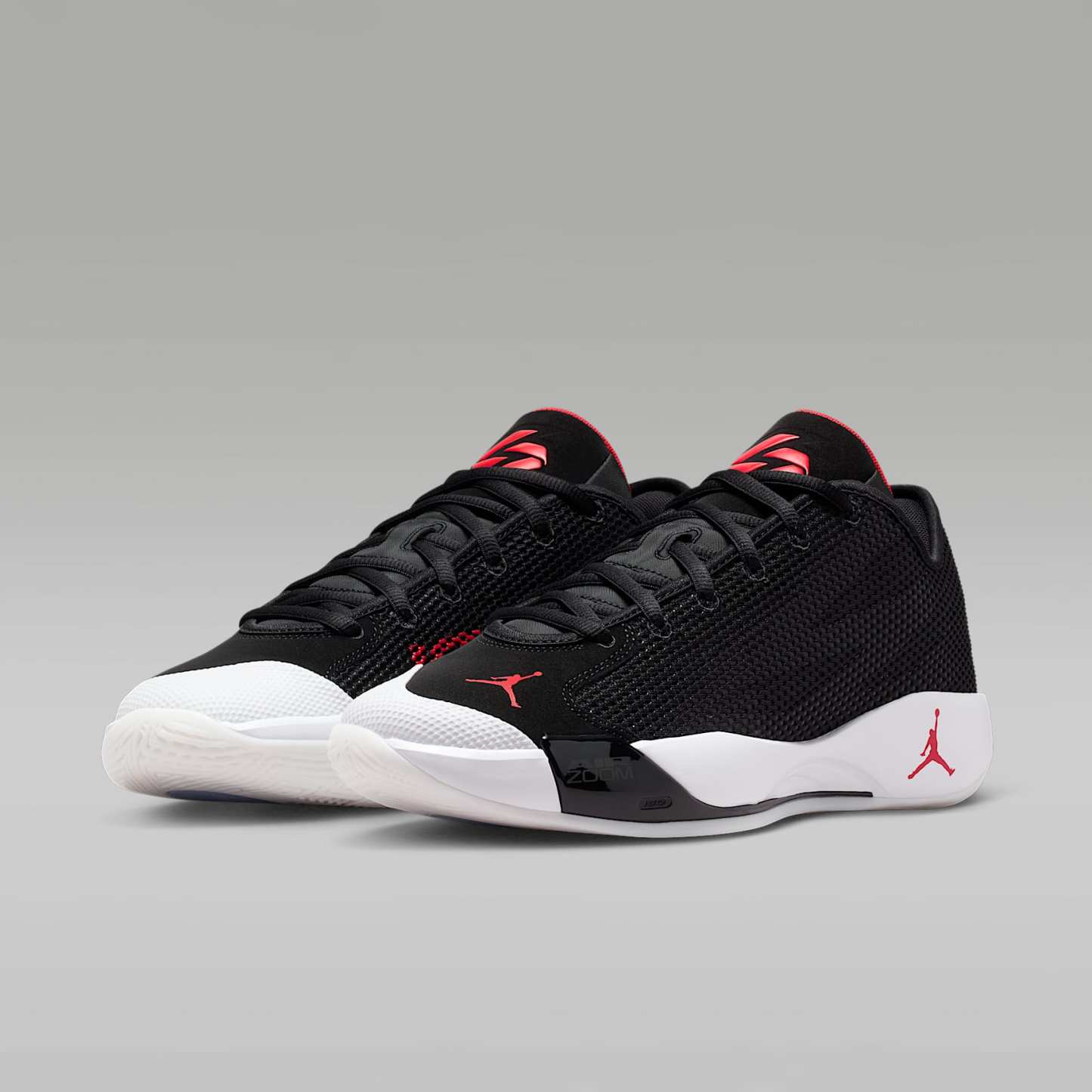 Luka 77 Basketballschuh – Schwarz/Weiß/University Red