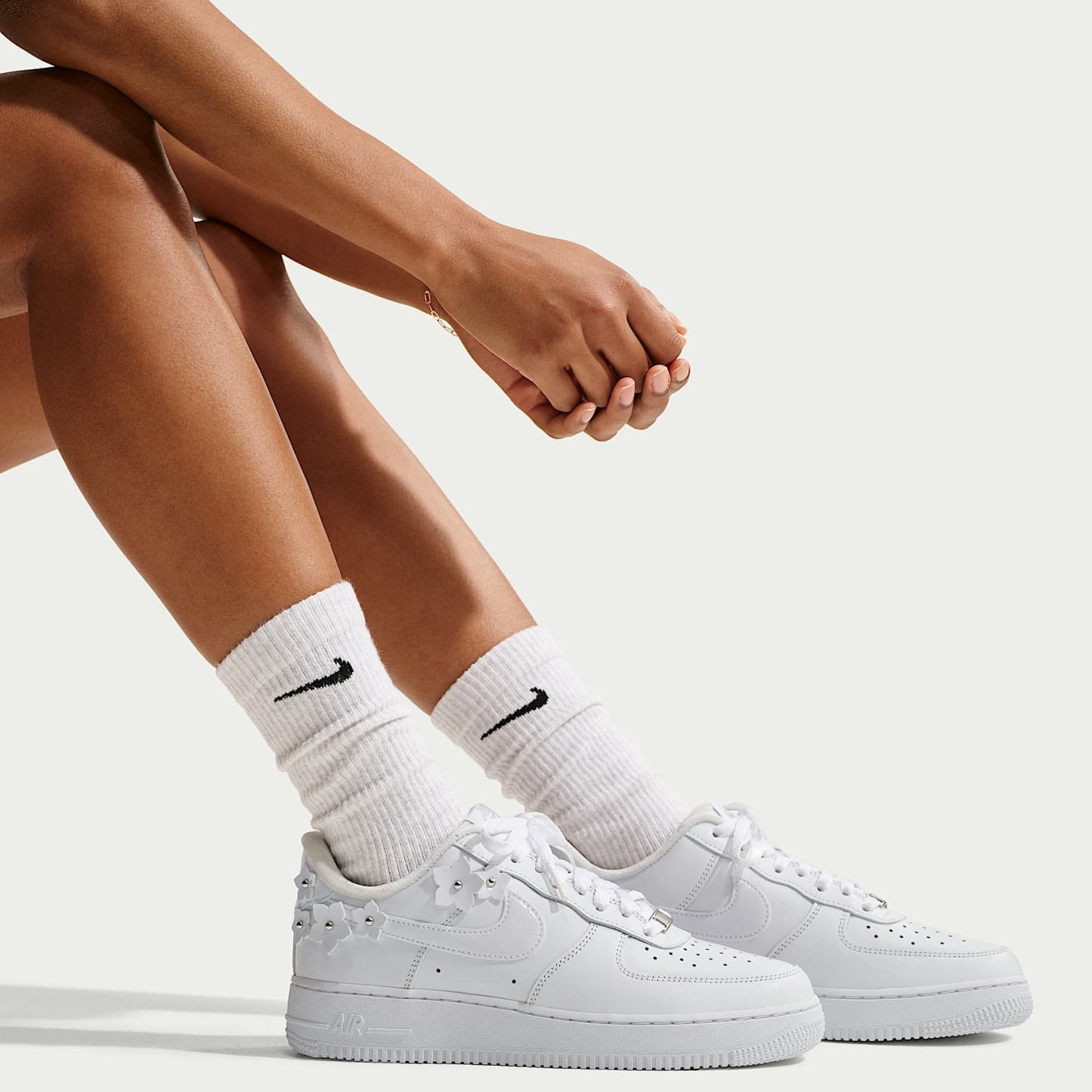 Nike Air Force 1 '07 "Florette" Schuh (Damen) – Weiß/Wolf Grey/Metallic Silver/Weiß