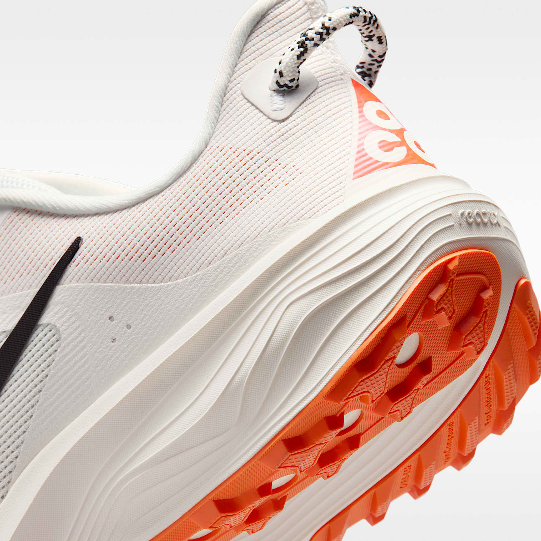 Nike ACG Pegasus Trail Traillaufschuh (Herren) – Summit White/Phantom/Safety Orange/Schwarz