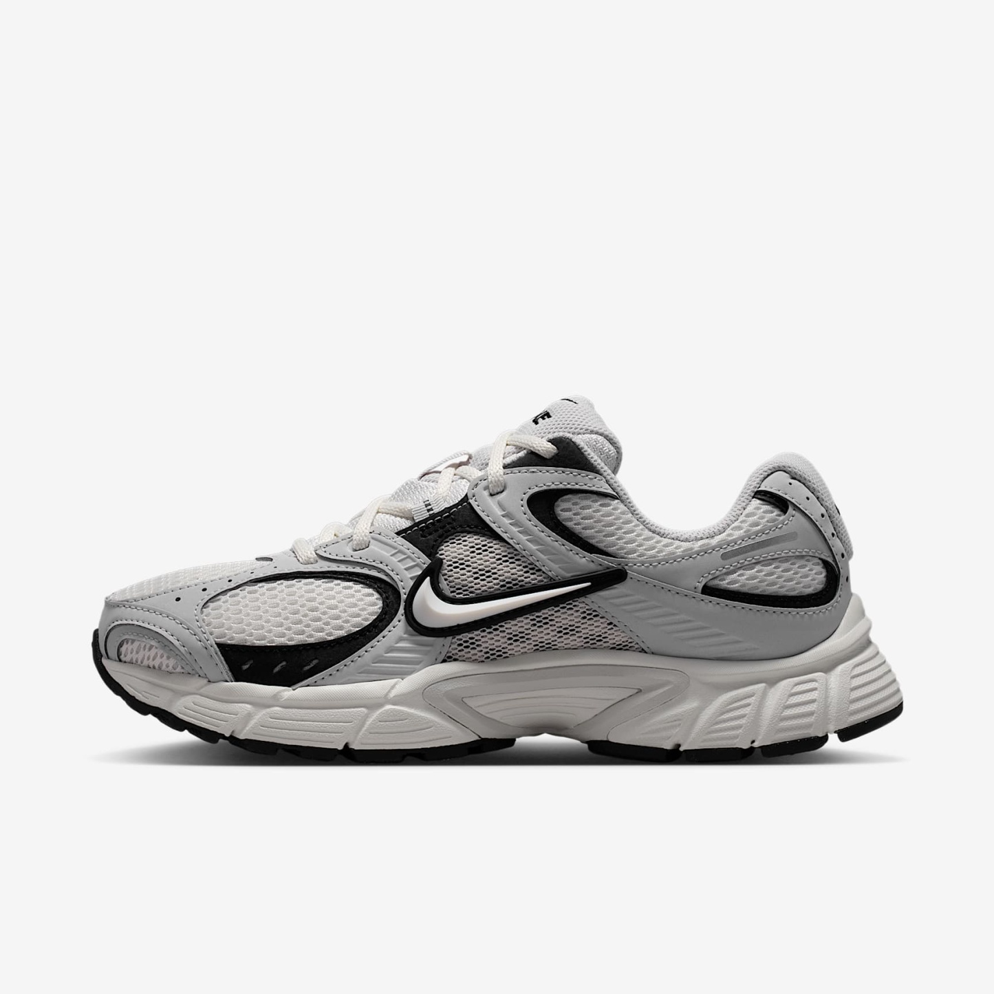Nike V5 RNR Schuh (Damen) – Sail/Schwarz/Vast Grey/Sail