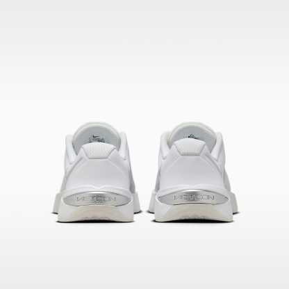 Nike Metcon 10 Trainingsschuh für Damen – Weiß/Platinum Tint/Wolf Grey/Metallic Silver