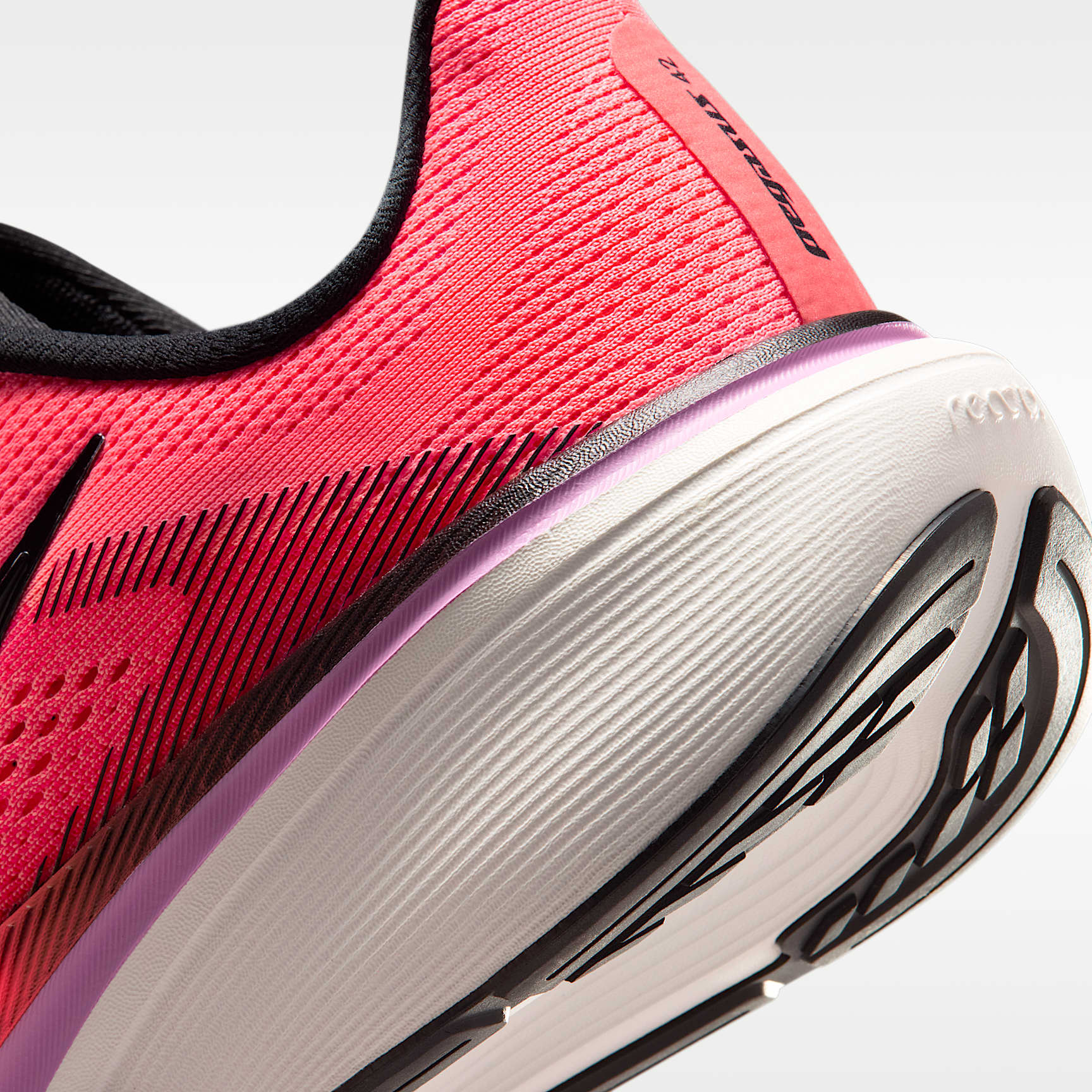 Nike Pegasus 42 Straßenlaufschuh (Damen) – Lava Glow/Flash Crimson/Light Magenta/Schwarz