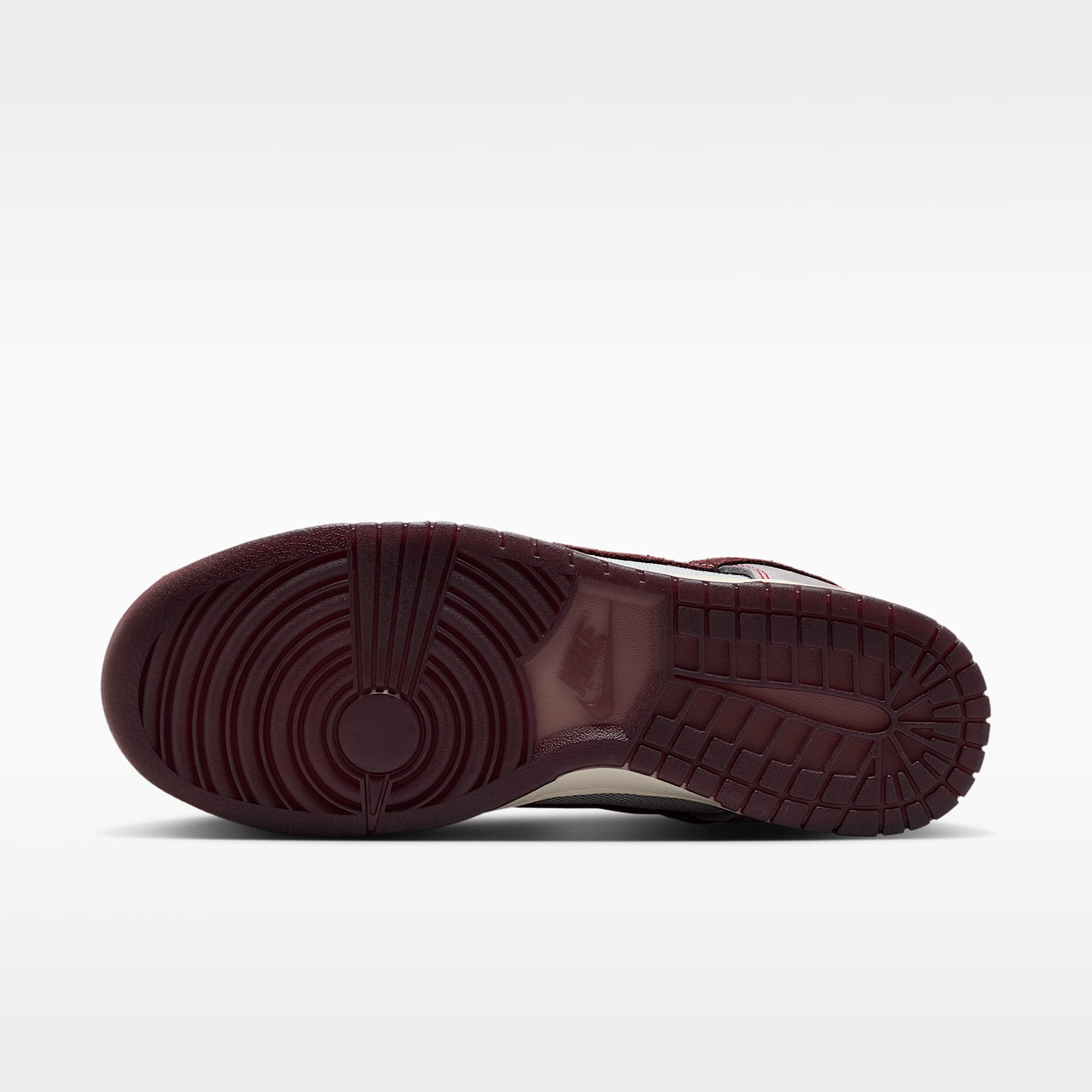 Nike Dunk Low Retro SE Schuh (Herren) – Pure Platinum/Wolf Grey/Team Red/Burgundy Crush