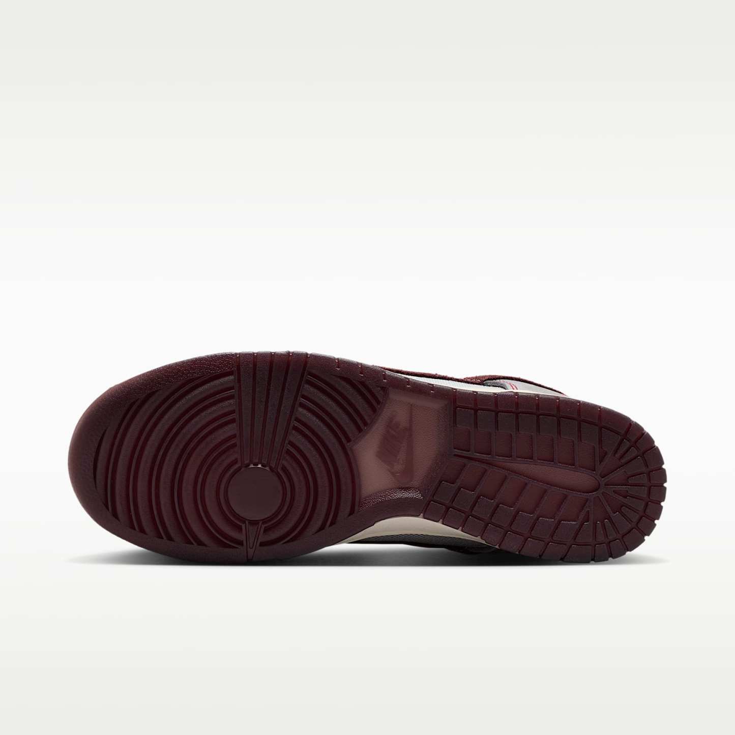 Nike Dunk Low Retro SE Schuh (Herren) – Pure Platinum/Wolf Grey/Team Red/Burgundy Crush