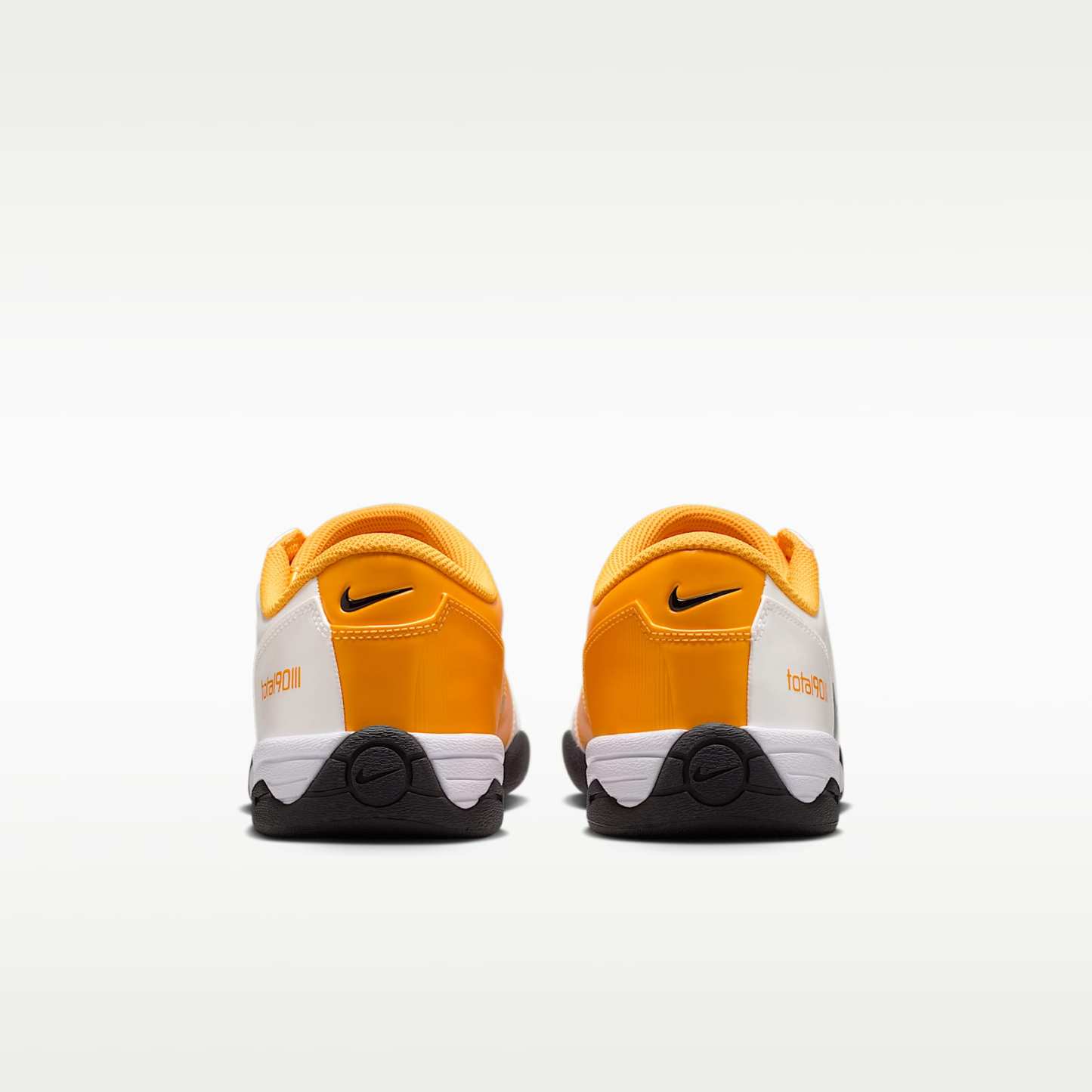 Nike Total 90 Schuh (Herren) – Weiß/University Gold/Schwarz
