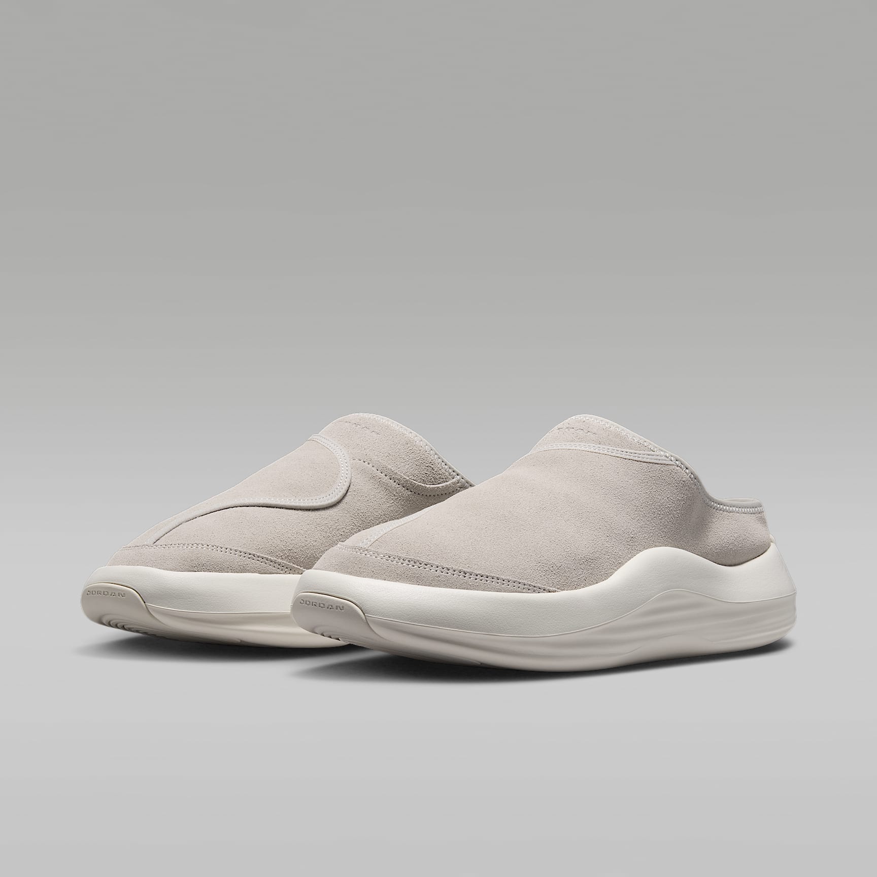 Jordan Future Mules (Herren) – Light Iron Ore/Swan/Legend Medium Brown
