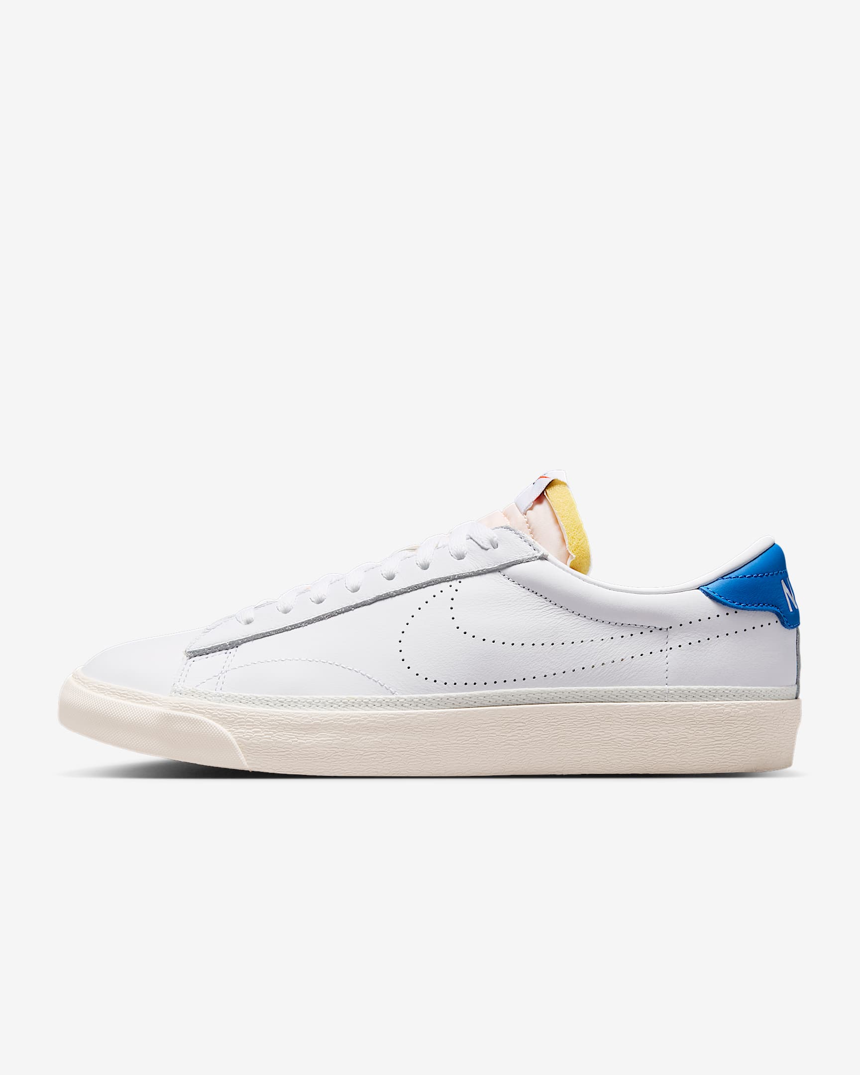 Nike Tennis Classic Schuh (Herren) – Weiß/Light Photo Blue/Team Orange/Weiß