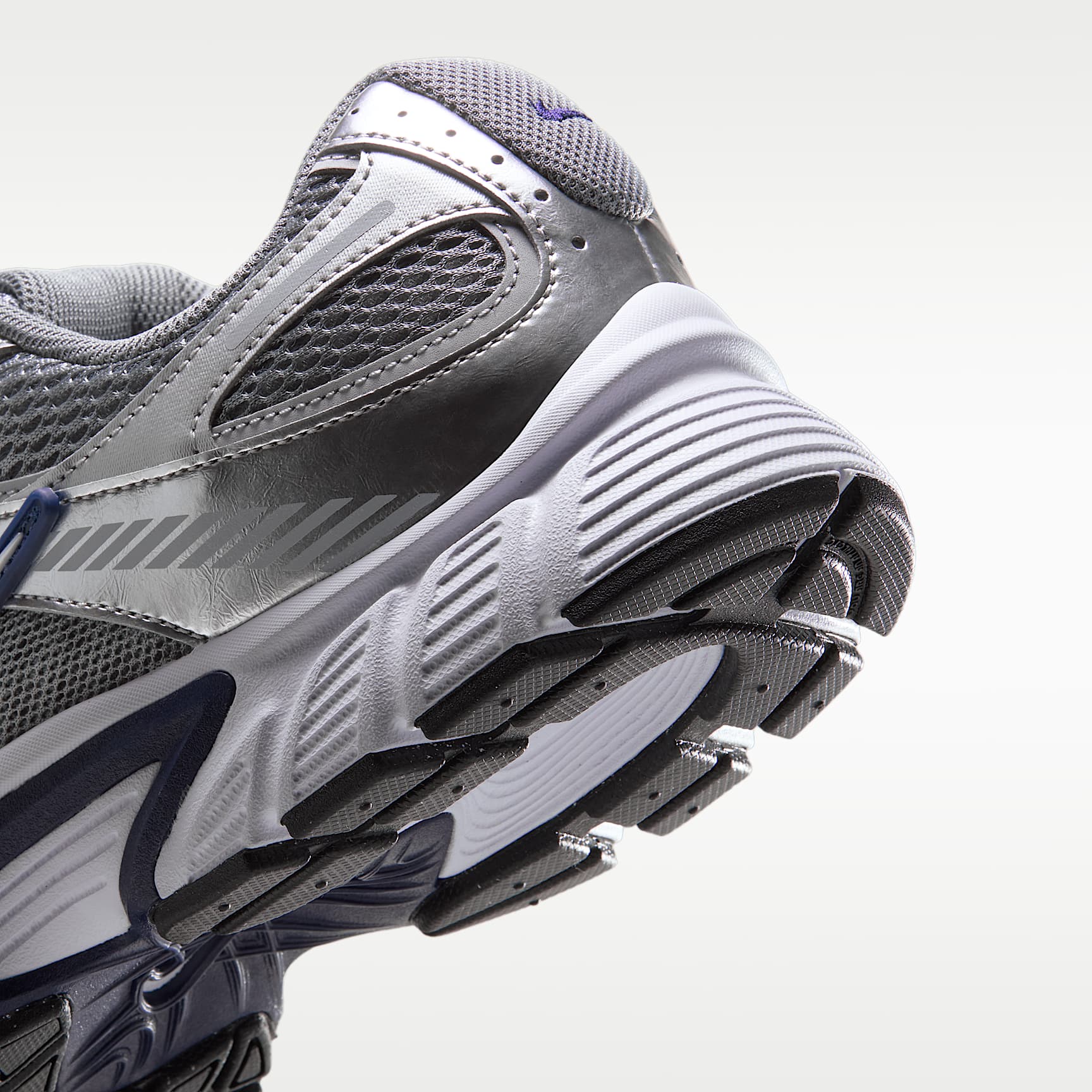 Nike V5 RNR Schuh (Herren) – Smoke Grey/Wolf Grey/Midnight Navy/Metallic Silver