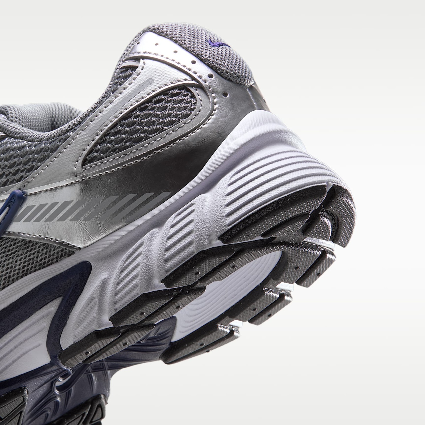 Nike V5 RNR Schuh (Herren) – Smoke Grey/Wolf Grey/Midnight Navy/Metallic Silver