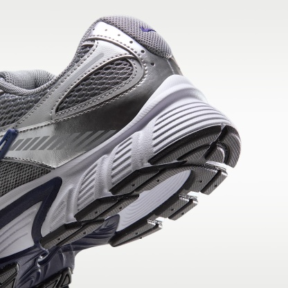 Nike V5 RNR Schuh (Herren) – Smoke Grey/Wolf Grey/Midnight Navy/Metallic Silver