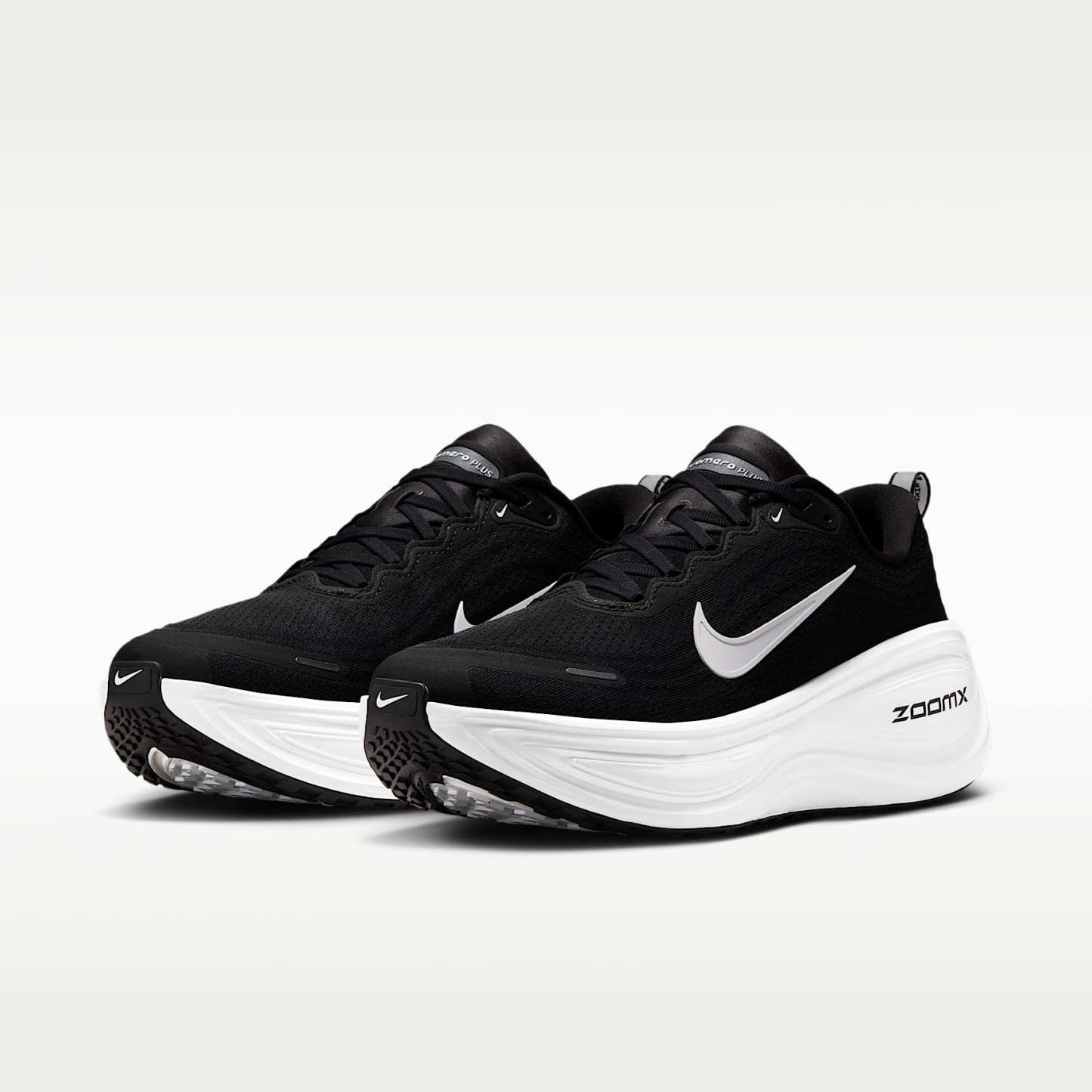 Nike Vomero Plus Straßenlaufschuh (Herren) – Schwarz/Cool Grey/Metallic Dark Grey/Weiß