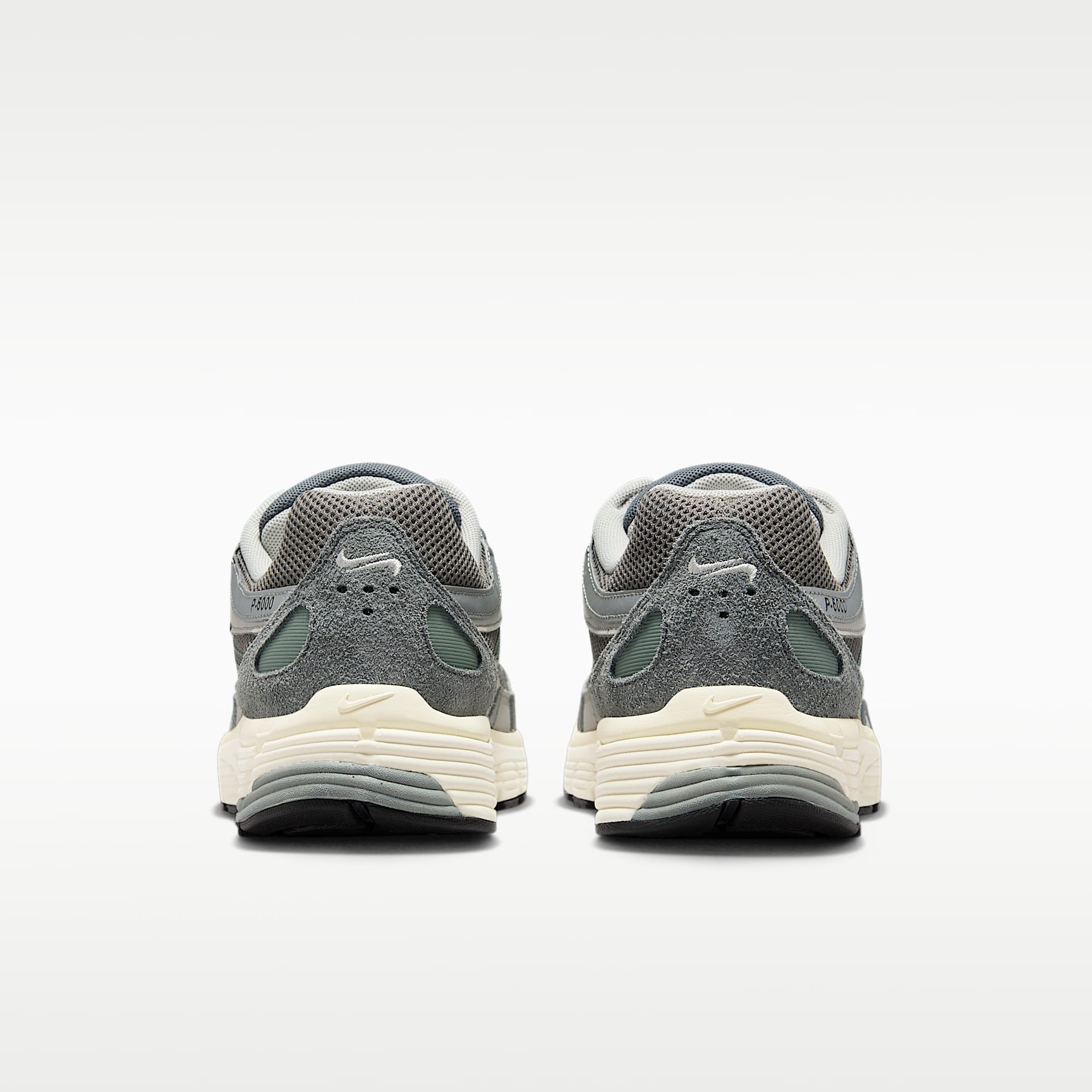 Nike P-6000 Schuh – Flat Pewter/Light Iron Ore/Metallic Silver/Weiß