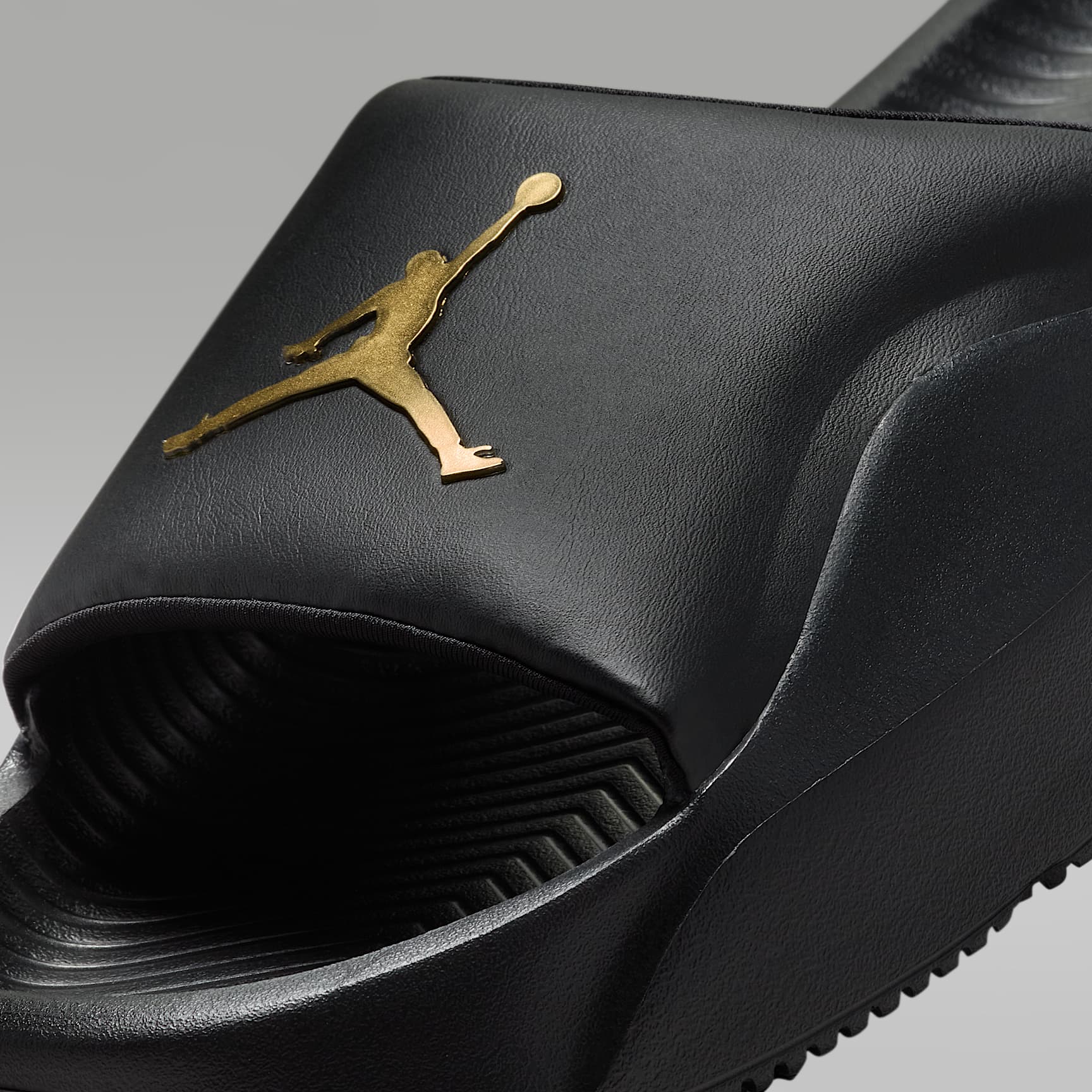 Jordan Franchise Slides – Schwarz/Metallic Gold